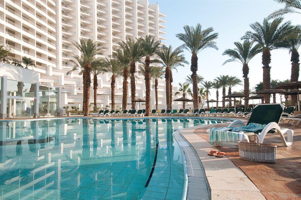 David Dead Sea Resort & Spa Ейн Бокек Екстериор снимка The pool at the Dead Sea