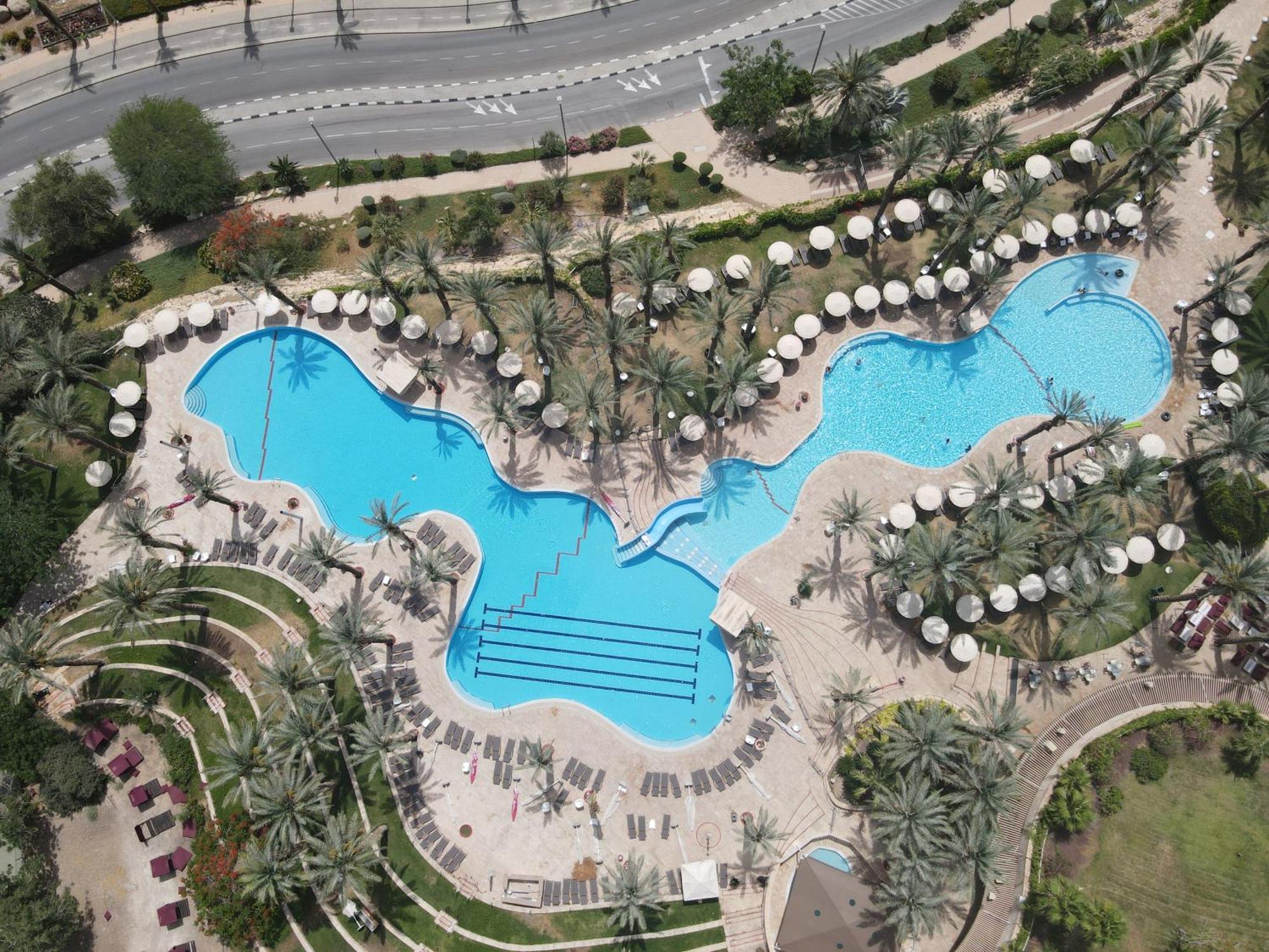 David Dead Sea Resort & Spa Ейн Бокек Екстериор снимка Aerial view of the pool