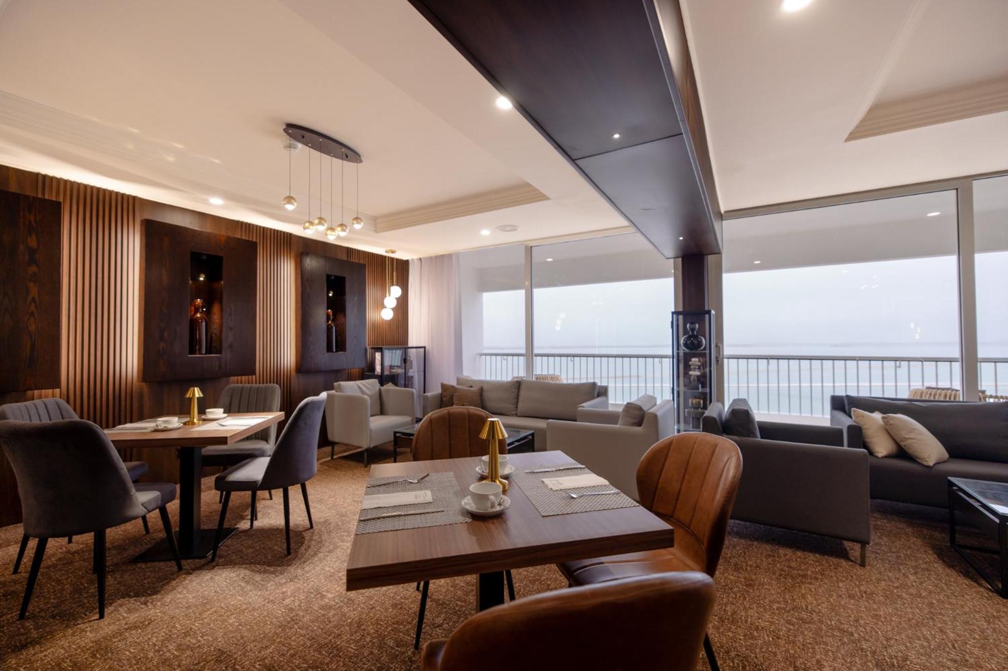 David Dead Sea Resort & Spa Ейн Бокек Екстериор снимка The lounge at the airport